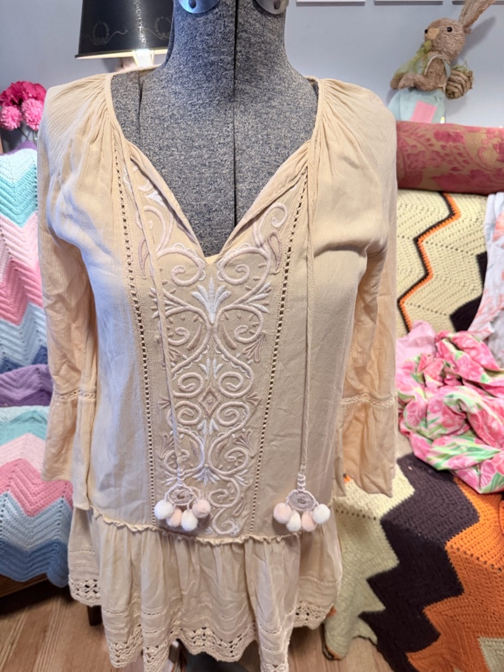 Lilly Pulitzer Beige Boho Embroidered Peasant Top - Women's